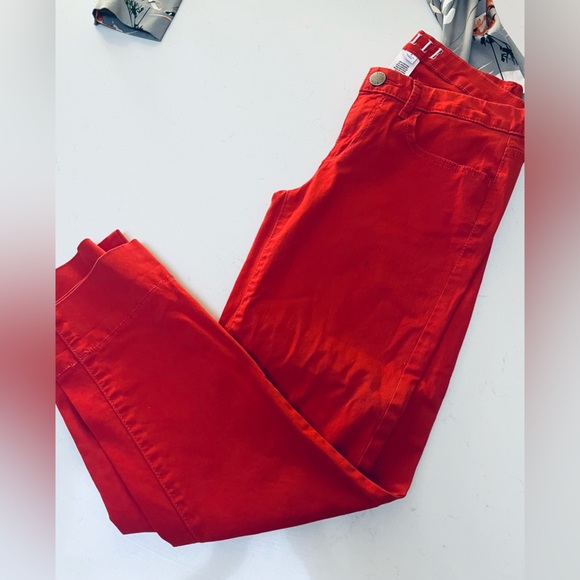 Elle Red Ankle & Cropped Jeans - Picture 7 of 7